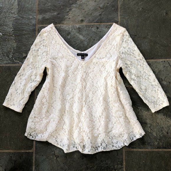 American Eagle Ivory Lace V Neck 3/4 Sleeve Top - Picture 1 of 5